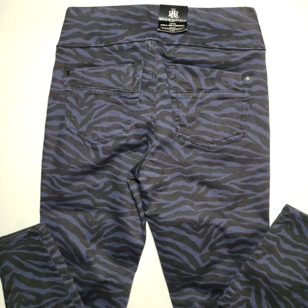 NWT Rock & Republic Zazzy Zebra-Print Pull-On Denim Mid-Rise Skinny Jeans Size 8